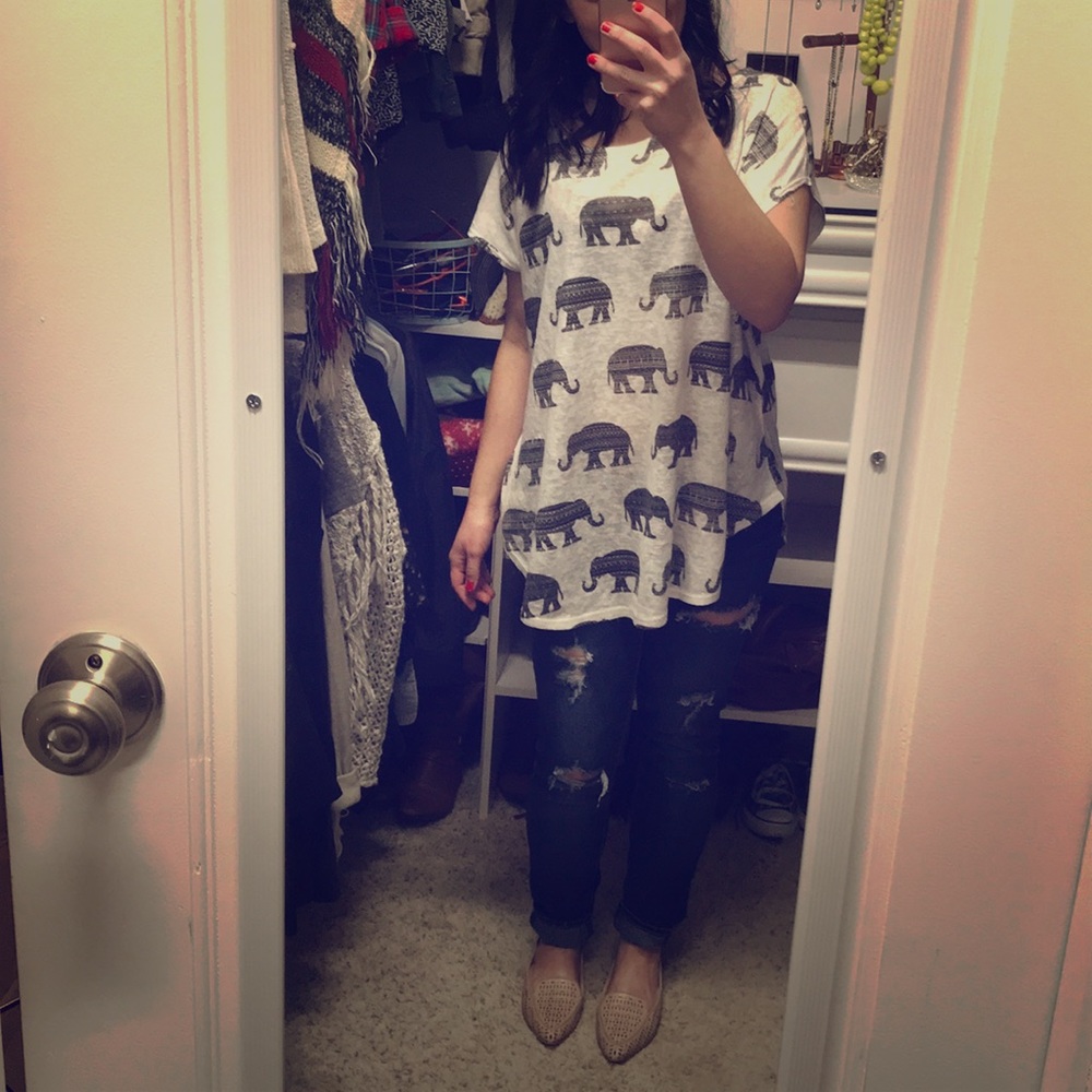 Dark distressed skinny jeans